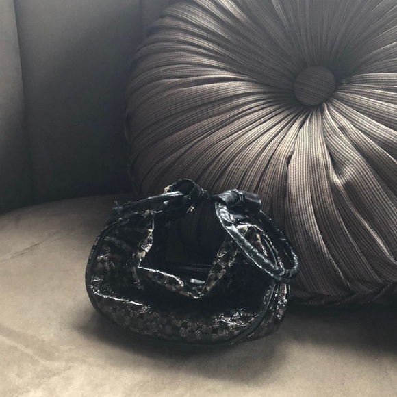 Handbag - Picture 1 of 4